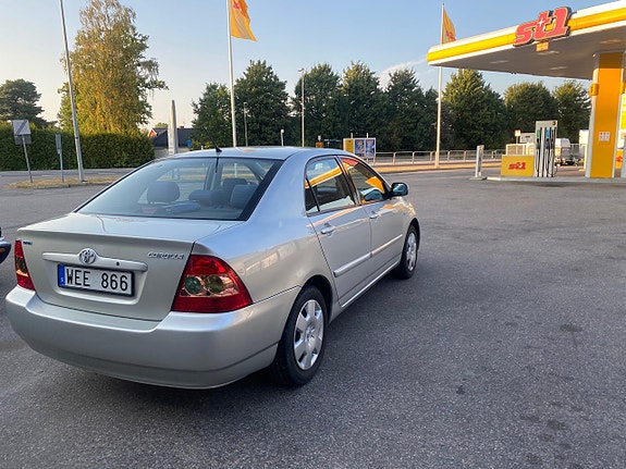 Toyota Corolla 8 of 13