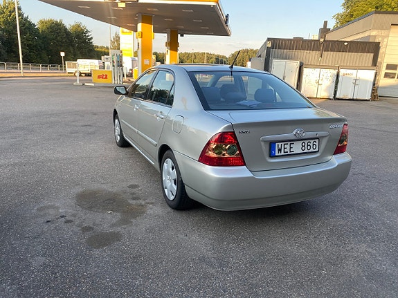 Toyota Corolla 7 of 13