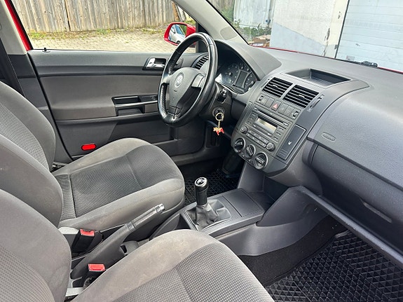 Volkswagen Polo 8 of 13