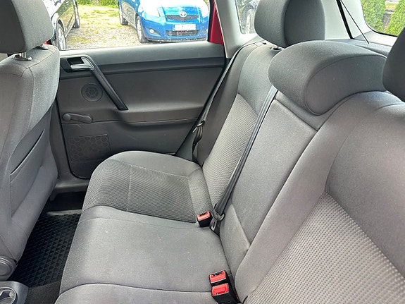 Volkswagen Polo 10 of 13