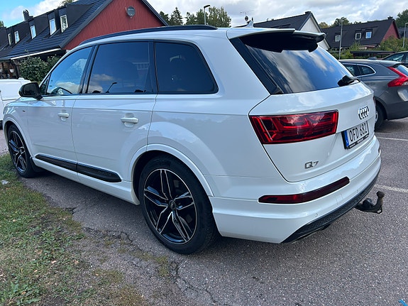 Audi Q7 4 of 10