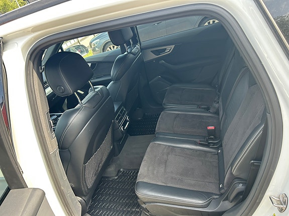 Audi Q7 7 of 10