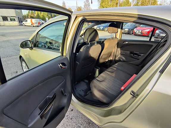 Opel Corsa 11 of 12