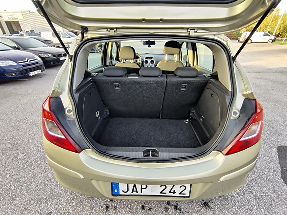 Opel Corsa 8 of 12