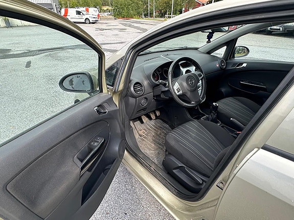 Opel Corsa 9 of 12