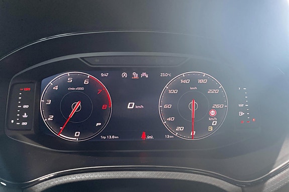Seat Arona 22 of 24