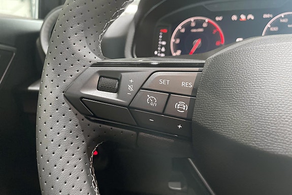 Seat Arona 17 of 24
