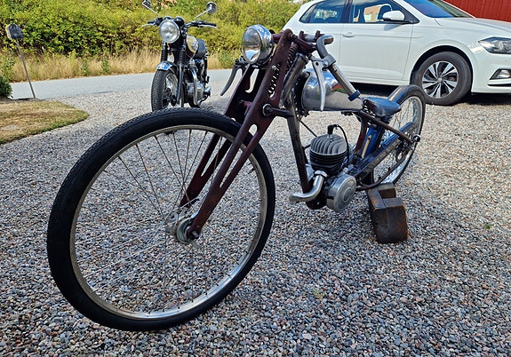 Husqvarna 3 of 6