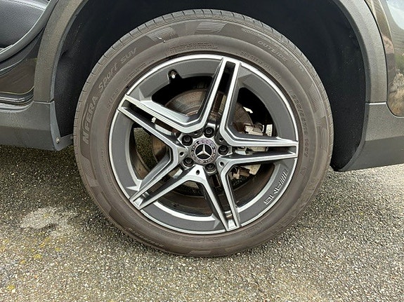 Mercedes-Benz GLC300 de 12 of 13
