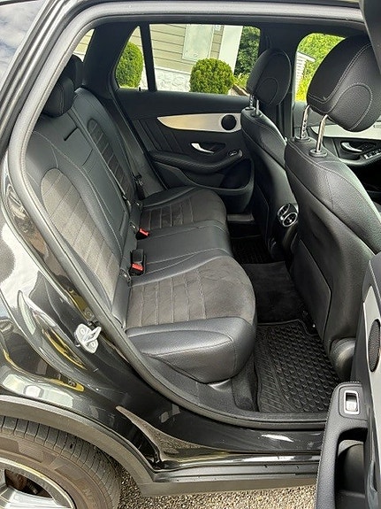 Mercedes-Benz GLC300 de 9 of 13