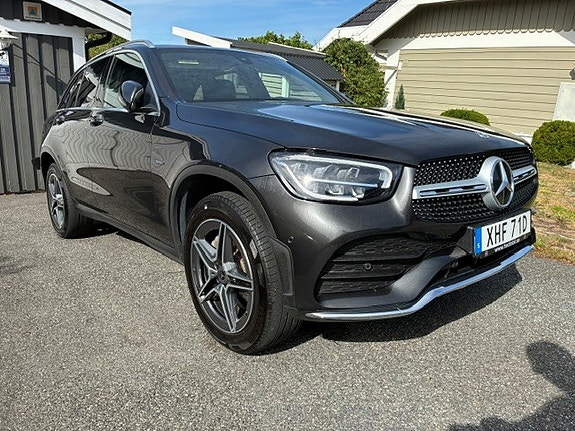 Mercedes-Benz GLC300 de 2 of 13