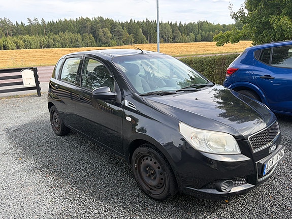 Chevrolet Aveo 2 of 7