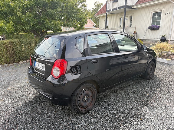 Chevrolet Aveo 3 of 7