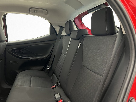 Toyota Yaris 13 of 25