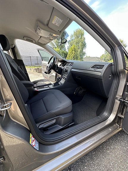 Volkswagen Golf VII 7 of 12