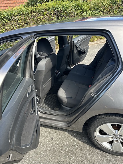 Volkswagen Golf VII 9 of 12
