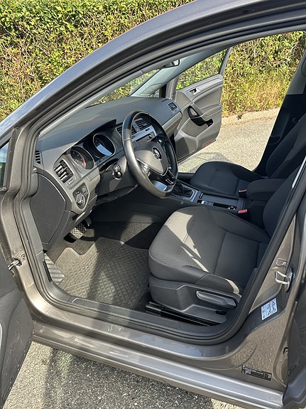 Volkswagen Golf VII 6 of 12