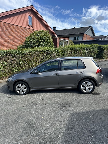 Volkswagen Golf VII 4 of 12
