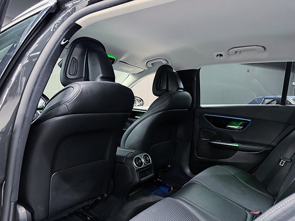 Mercedes-Benz C200 11 of 21