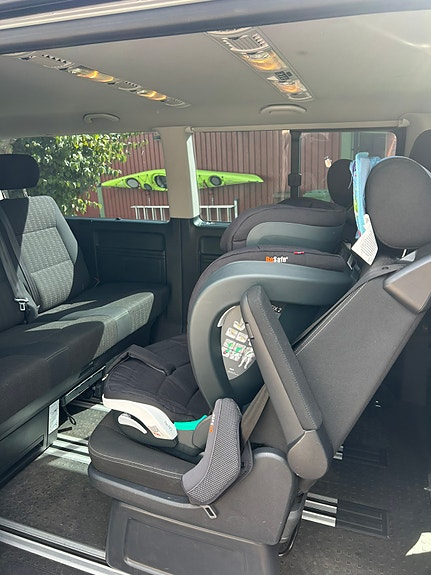 Volkswagen Multivan 9 of 13