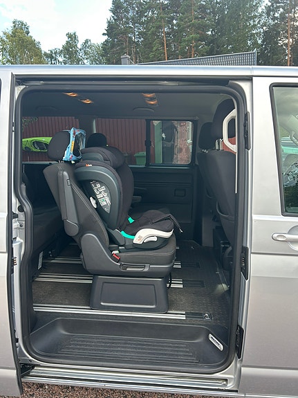 Volkswagen Multivan 8 of 13