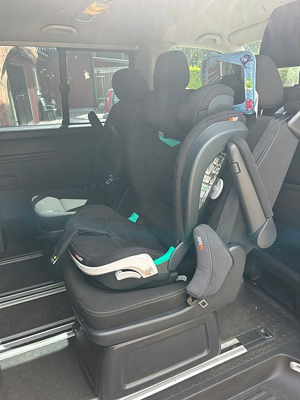 Volkswagen Multivan 10 of 13