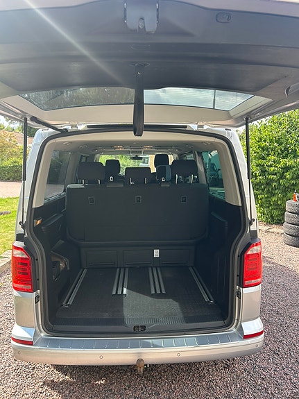 Volkswagen Multivan 5 of 13
