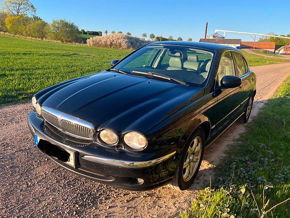 Jaguar X-TYPE 3 of 4