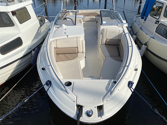 Fin båt för bad, fiske och vattenlek Regal 2500 LSR 4 of 9