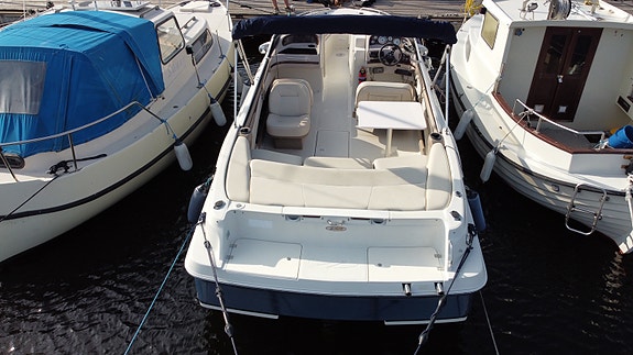 Fin båt för bad, fiske och vattenlek Regal 2500 LSR 5 of 9