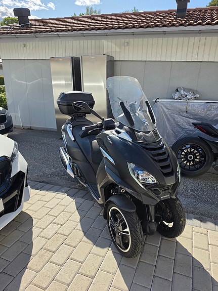 Peugeot METROPOLIS 2 of 9
