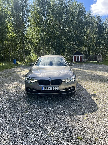 BMW 320d 3 of 4