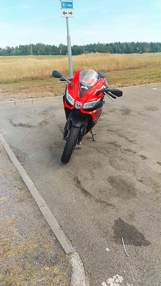Aprilia RS 125 3 of 7