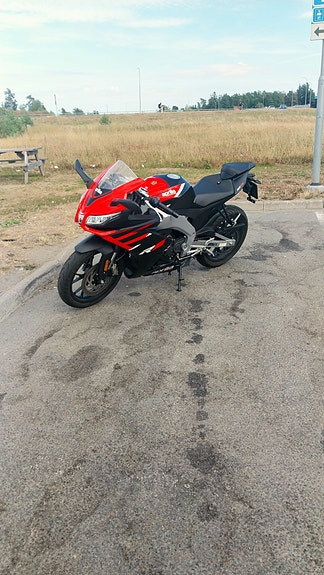Aprilia RS 125 2 of 7