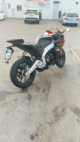 Aprilia RS 125 4 of 7