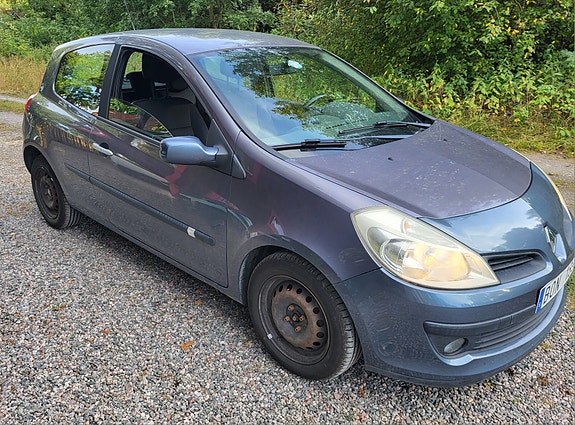 Renault Clio 6 of 8