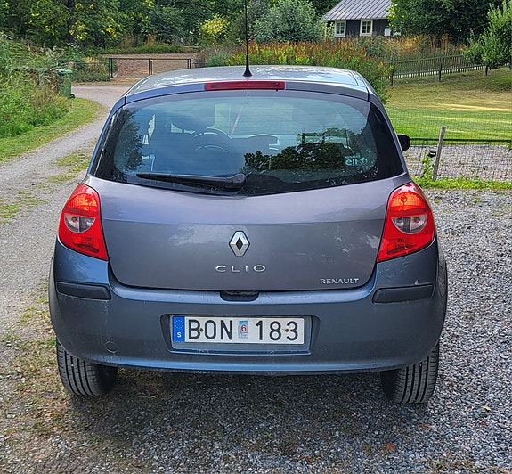 Renault Clio 7 of 8