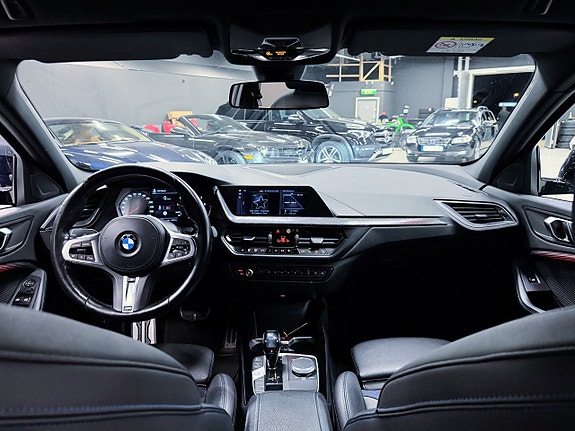 BMW 118i 3 of 30