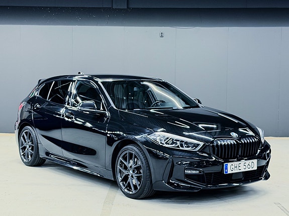 BMW 118i 4 of 30