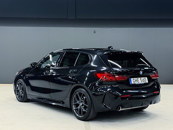 BMW 118i 2 of 30