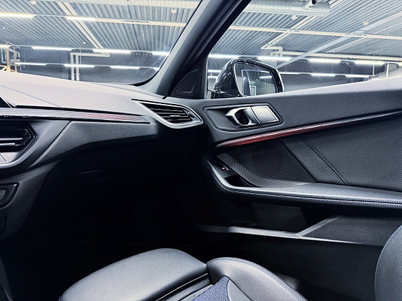 BMW 118i 9 of 30