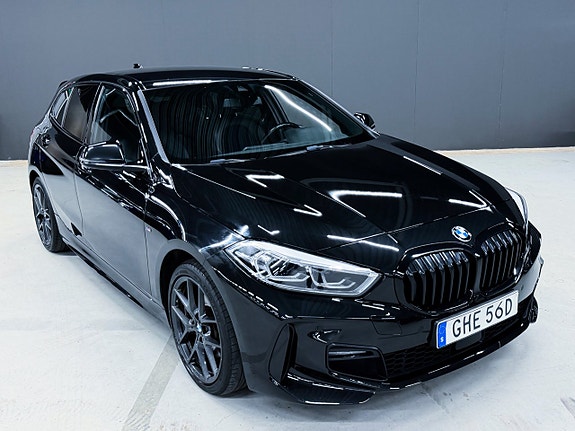 BMW 118i 24 of 30