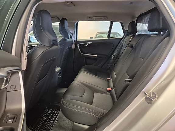 Volvo V60 14 of 18
