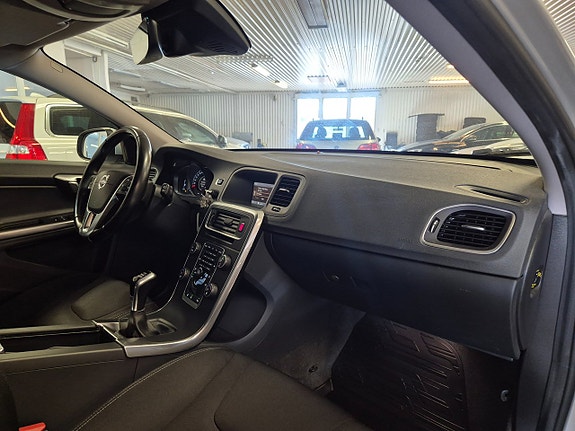 Volvo V60 13 of 18