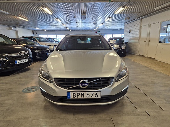 Volvo V60 4 of 18