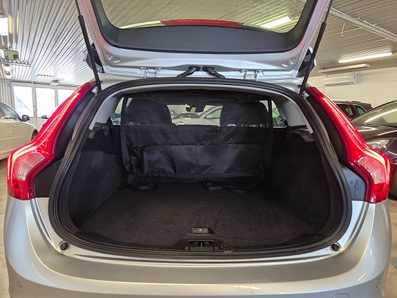Volvo V60 16 of 18