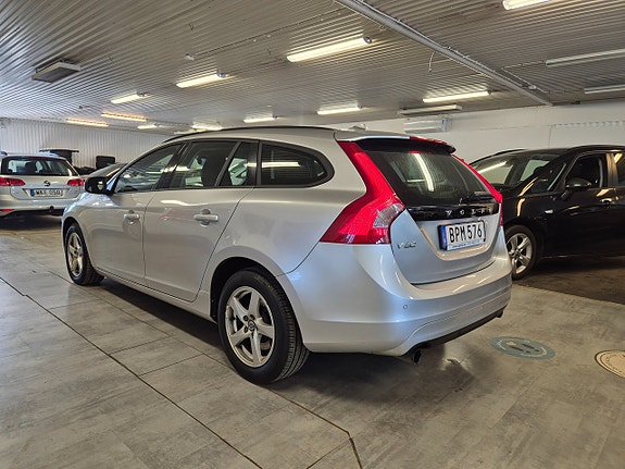 Volvo V60 8 of 18