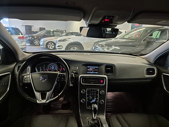 Volvo V60 9 of 18
