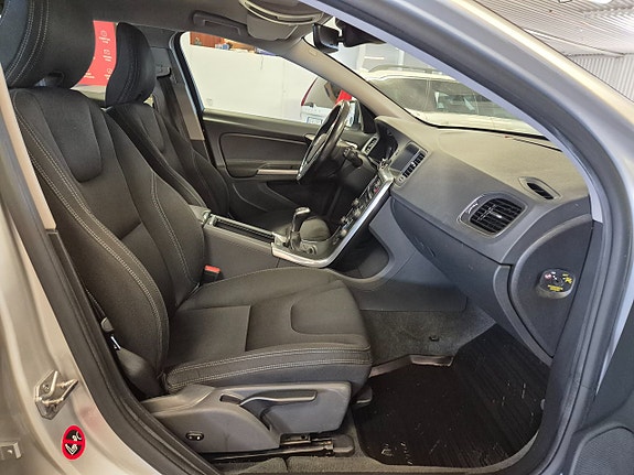 Volvo V60 11 of 18