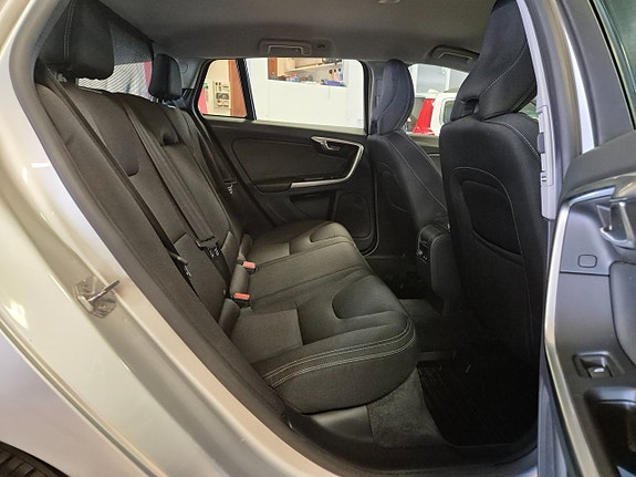 Volvo V60 15 of 18